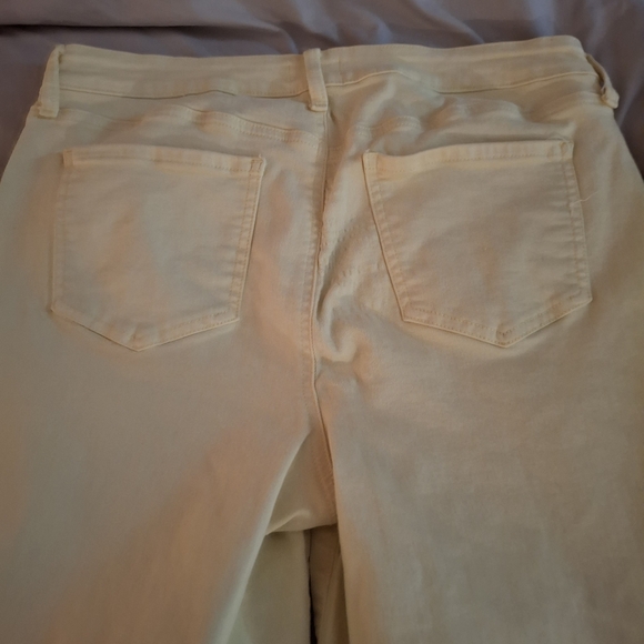 NYDJ Women's Light Yellow Denim Cropped Capris Pants - Picture 7 of 9